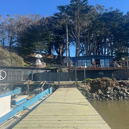 Carriage House Waterfront On Tomales Bay With Dock Hotel Marshall Luaran gambar